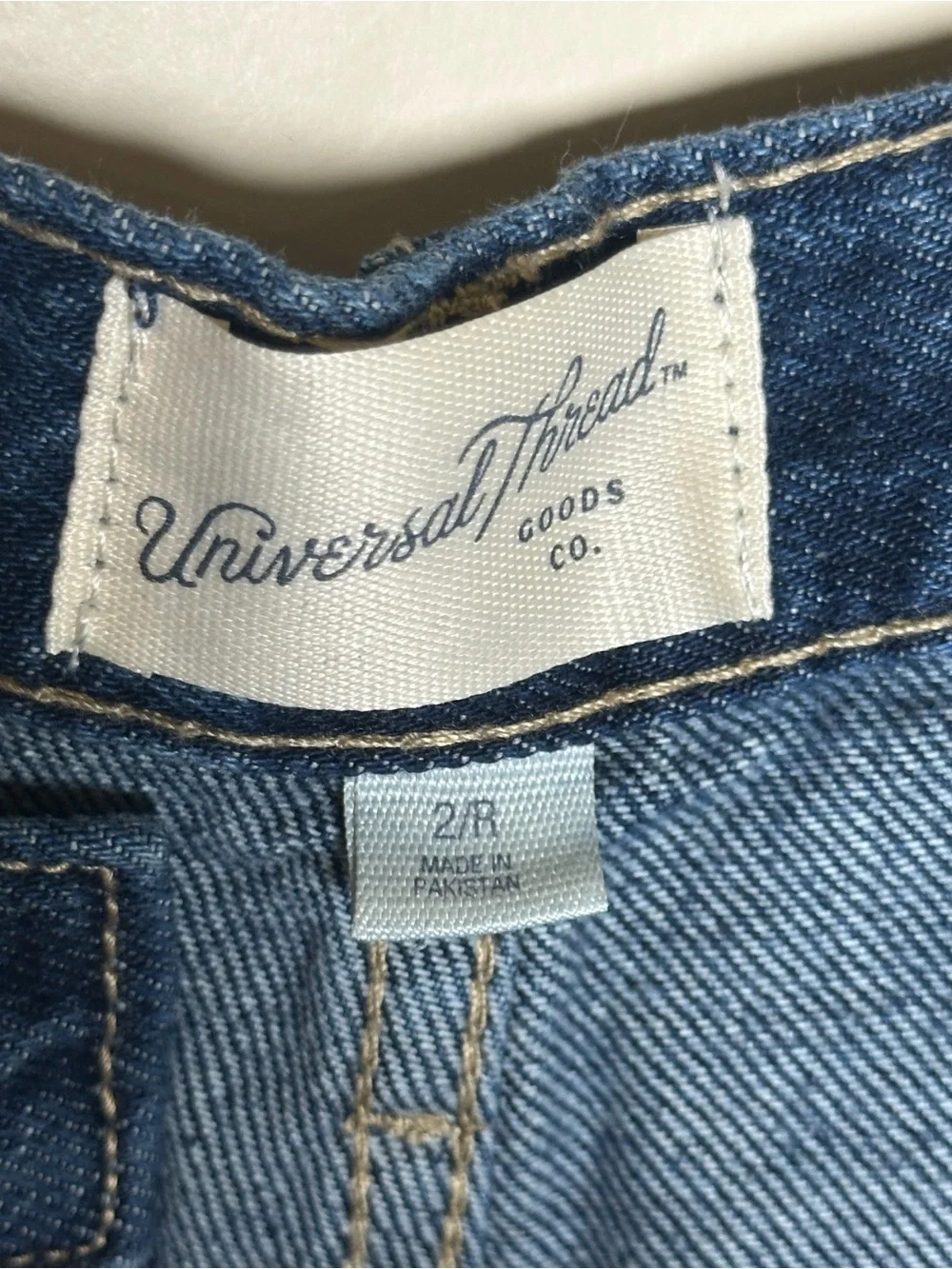 Women's High-Rise Easy Barrel Ankle Jeans - Universal Thread Medium Wash 2 NWT - Picture 12 of 15